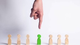 Binnenlandse Zaken trekt CdK iets te grote broek aan