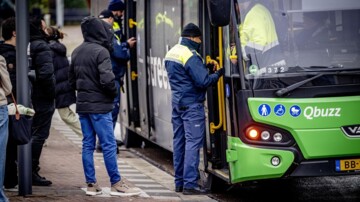 Kamer wil nu écht dat OV-boa in meer registers kan kijken