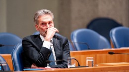 VNG wil dat Schoof zich meer bemoeit met het asielbeleid