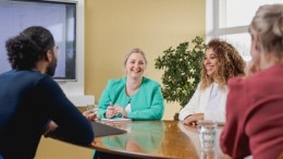 Maak de overgang bespreekbaar, ook op het werk