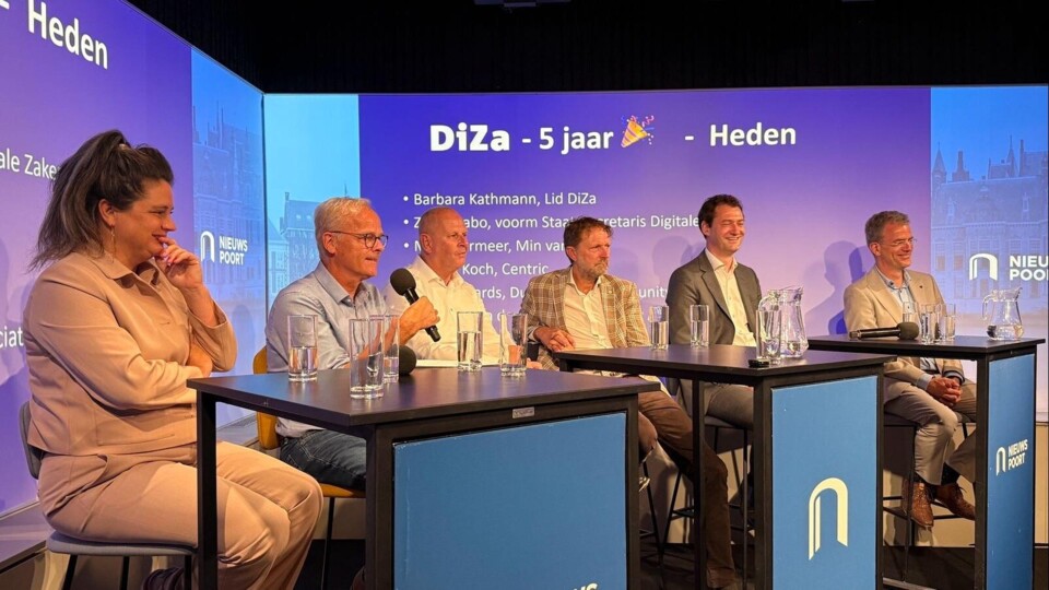 Zes panelleden over het heden van de commissie Digitale Zaken