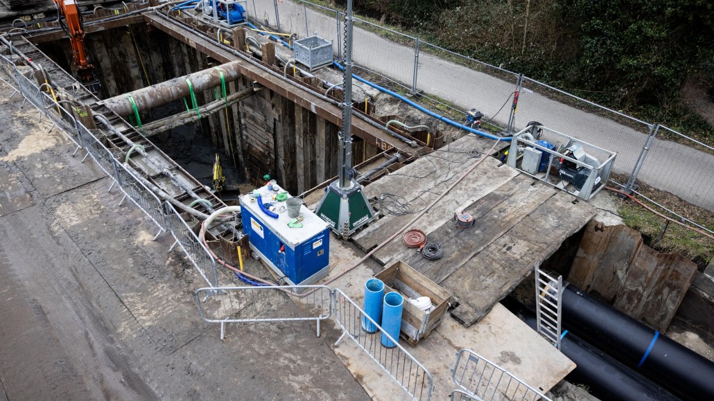 De aanleg van warmtetransportleiding WarmtelinQ begin februari in Delft.