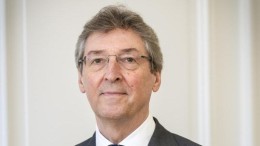 Wie zet het keurmerk op hoog risico-AI?