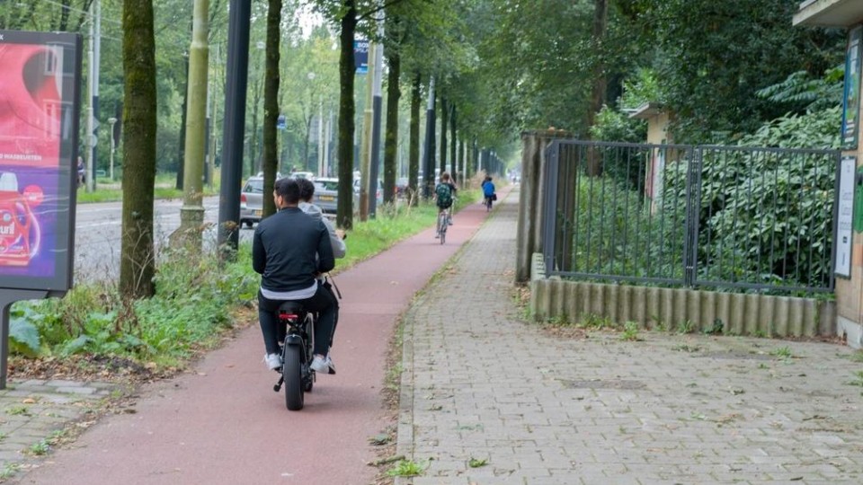 Twee mannen op fatbike in Amsterdam