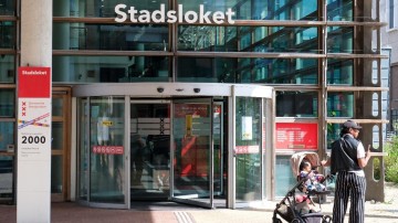 Steeds minder gemeenten besteden sociale taken uit