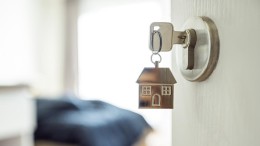 Rotterdam: ambtenaar gaf woningen voor daklozen aan familie