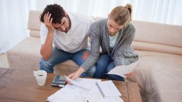 Kabinet steekt 20 miljoen in eerder ingrijpen bij schulden