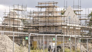 VNG: 1.300 bouwprojecten stil door schorsing van bouwcontroleur