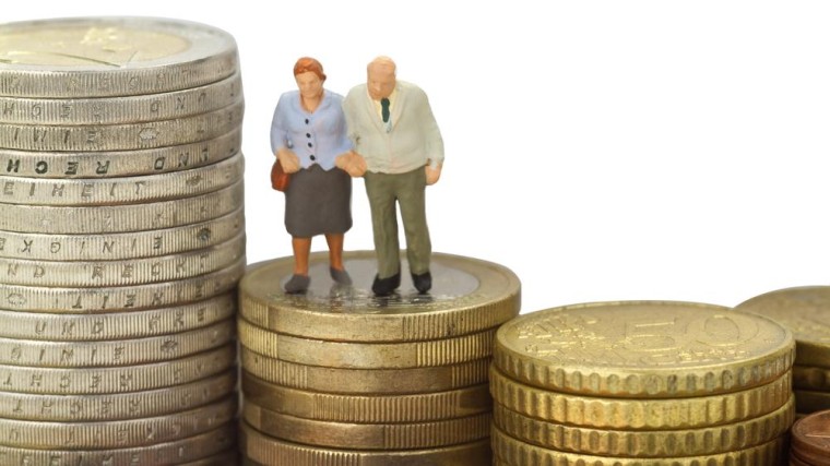 Gepensioneerde ambtenaren lopen honderden miljoenen mis