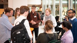 AI-onderzoekers zoeken dialoog met breed publiek