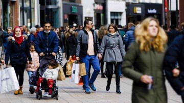 FNV schrijft kabinet over winkeltijden: schaf het weekend niet af