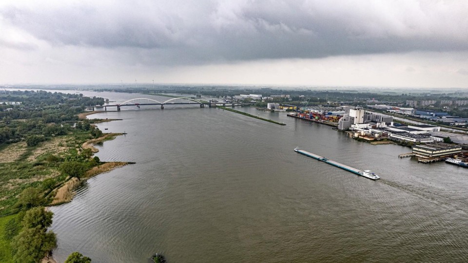 De Merwede, ter hoogte van Gorinchem.