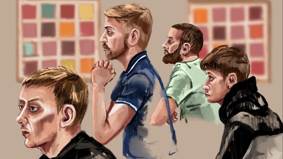Een rechtbanktekening van de verdachten.