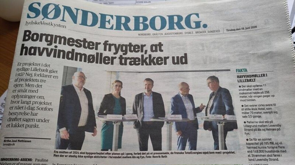 Een lokale krant schrijft over de problemen met het geplande windpark bij Sønderborg.