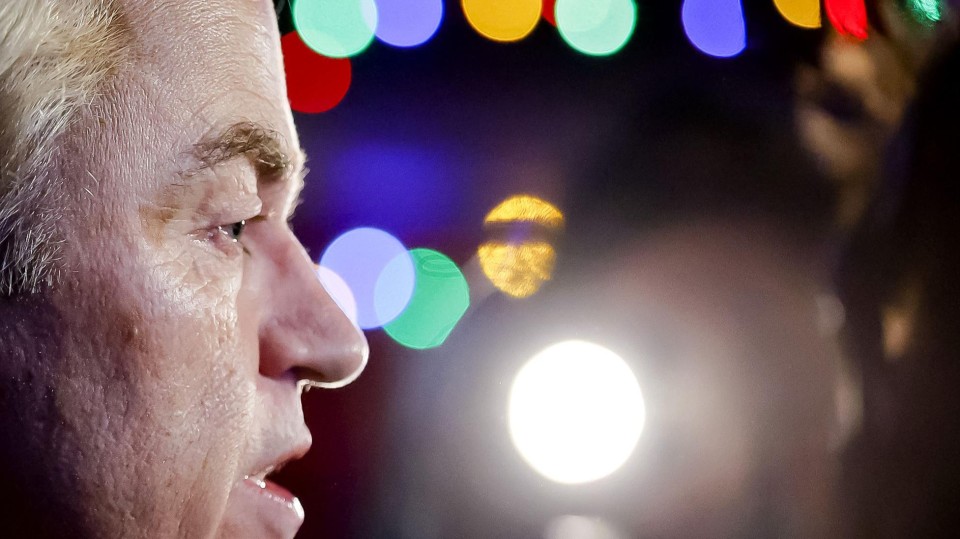 PVV-leider Geert Wilders geeft een reactie op de uitslag van de Tweede Kamerverkiezingen.