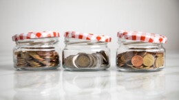 Meer gemeenten spreken hun reserves aan