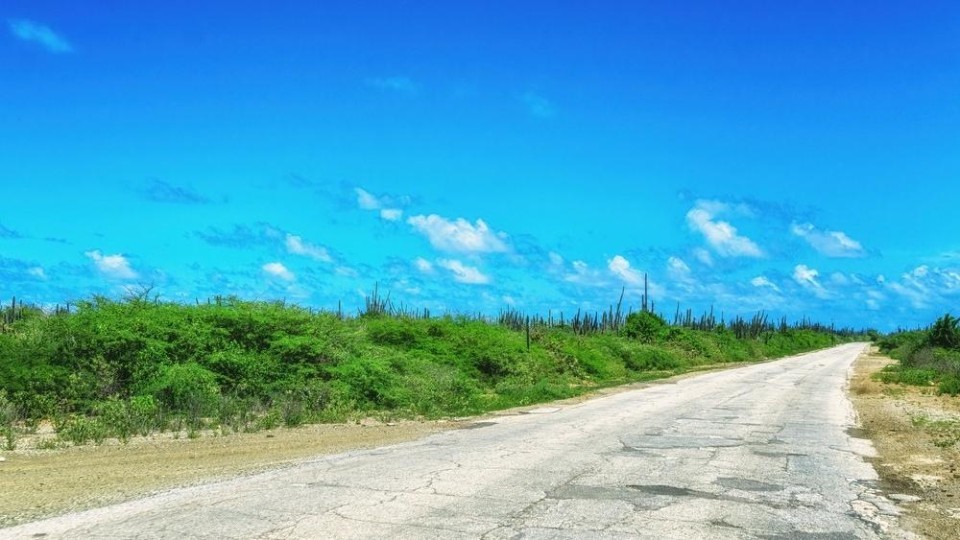 Investeringsfonds nodig voor aanpak achterstallig onderhoud fysieke infrastructuur op Bonaire.