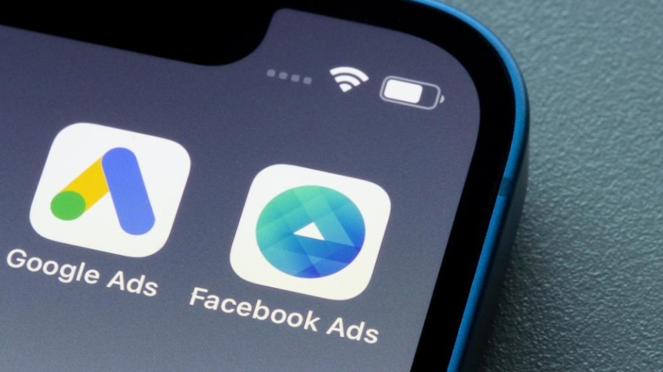 Logo's van Google en Facebook