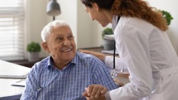 Rijk zet in op grootschalige valpreventie op gemeentelijk niveau