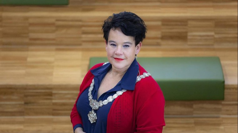 Dijksma: Politiek 'halfhartig' over lokaal bestuur