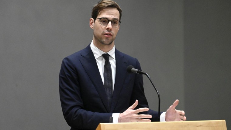 Kabinet: boetes onwillige inburgeraars ‘maximaal benutten’
