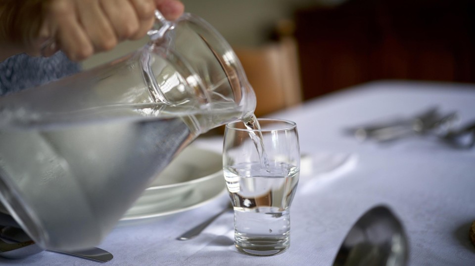 In Vlaanderen is er onrust over PFAS in kraanwater.