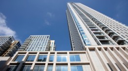 Hogere vergoeding voor wonen in schaduw wolkenkrabber