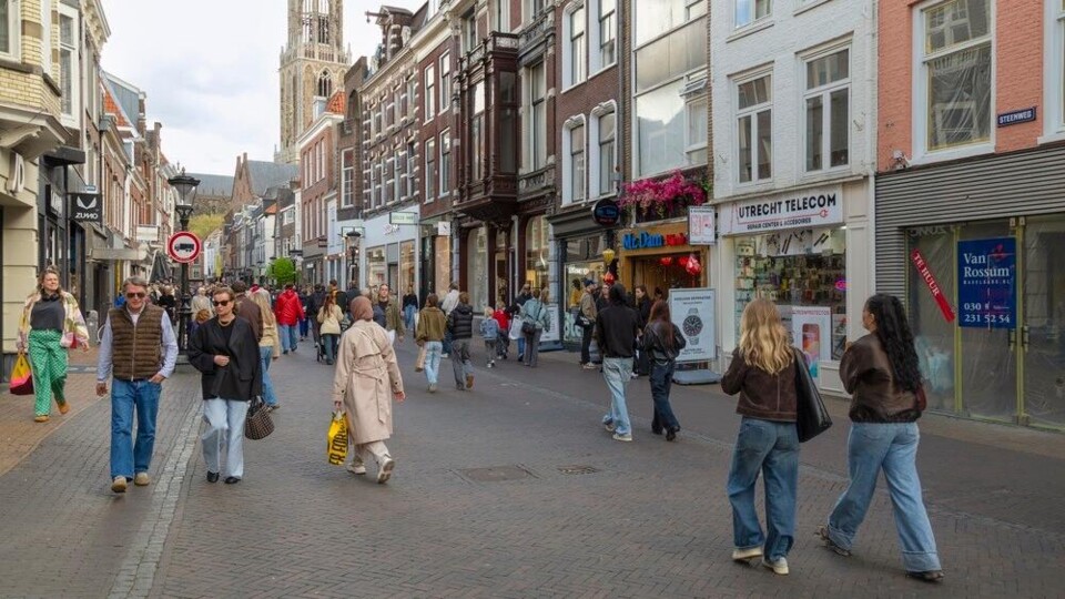 Winkelend publiek in Utrecht