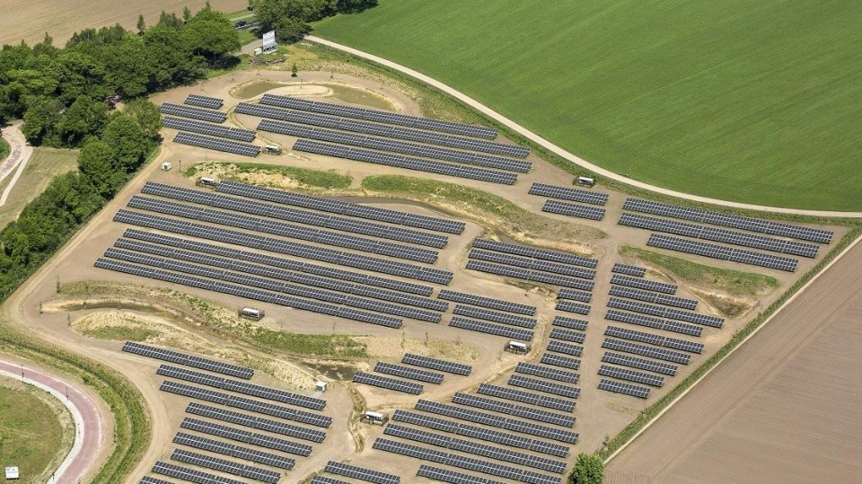 Zonnepark de Kwekerij bij Hengelo, kort na de oplevering in 2017.