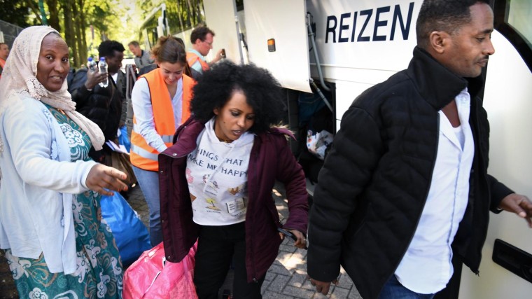 Noodkreet aan Rutte: pak regie in asielcrisis