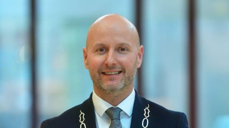 ‘Ik ben een beter politicus geworden.’ Was getekend: Mark Verheijen