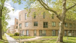 Halt aan de pandjesbaas