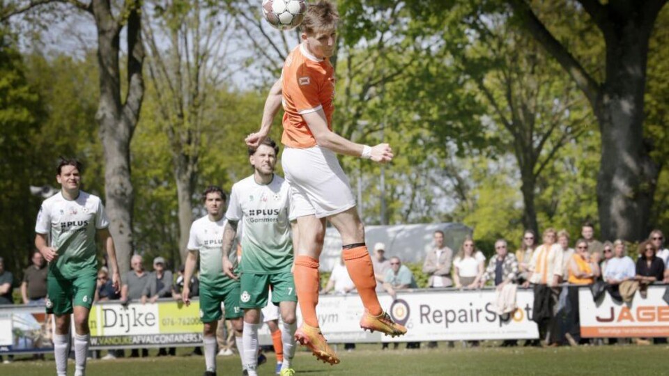 Moerse Boys tegen BSC Roosendaal.