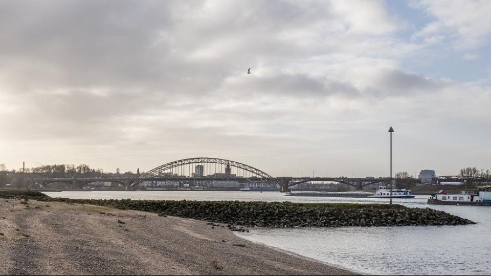De rivier Waal bij Nijmegen.