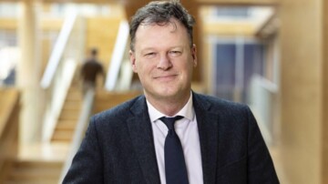 VNG-directeur Leonard Geluk vertrekt