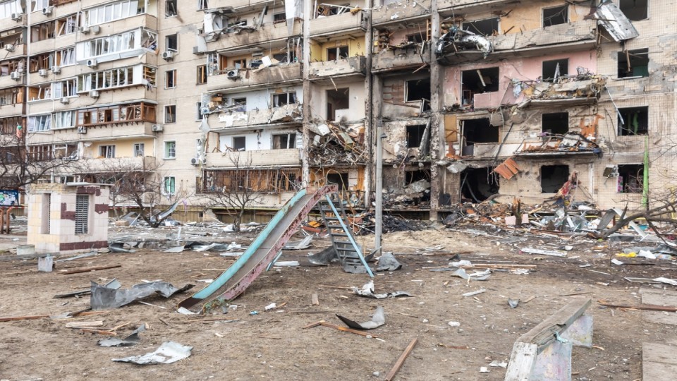Verwoeste flat in Kiev - Oekraïne