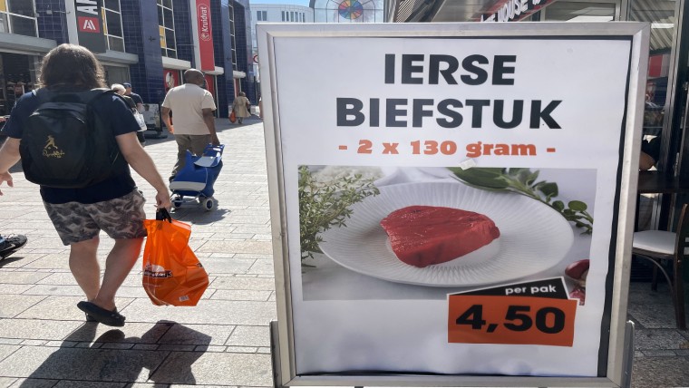 Geen verbod op reclame voor vlees in bushokjes