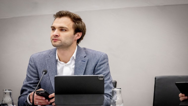 Van Ooijen (VWS) wil zeer specialistische jeugdzorg landelijk inkopen