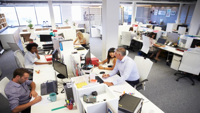 Minder ambtenaren door minder regelgeving
