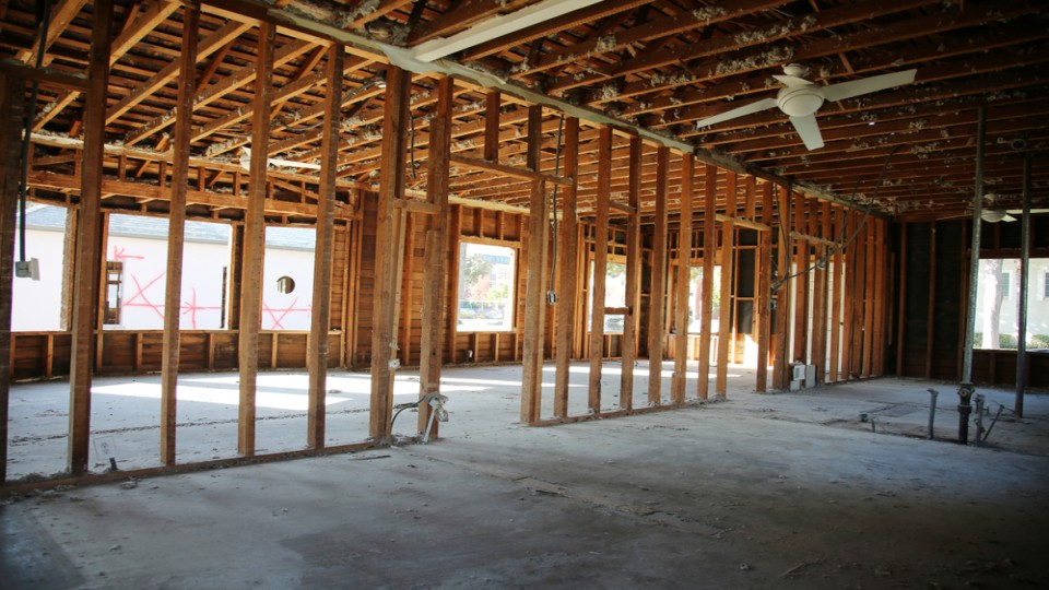 Transformatie van bedrijfspand tot woningen