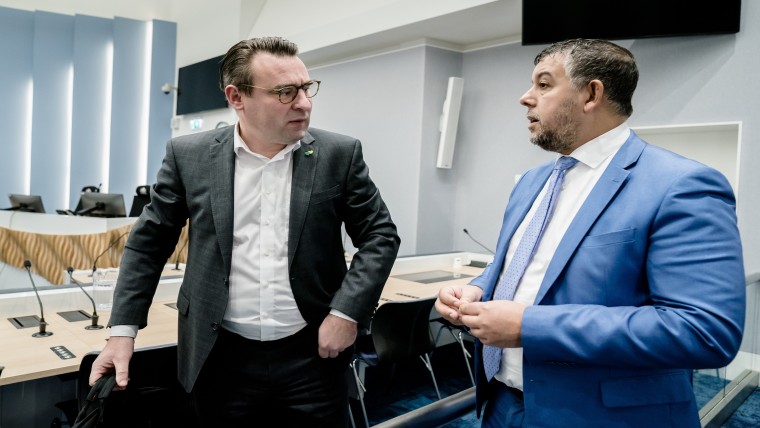 Raad Den Haag praat over coalitie na vrijspraak ex-wethouder De Mos