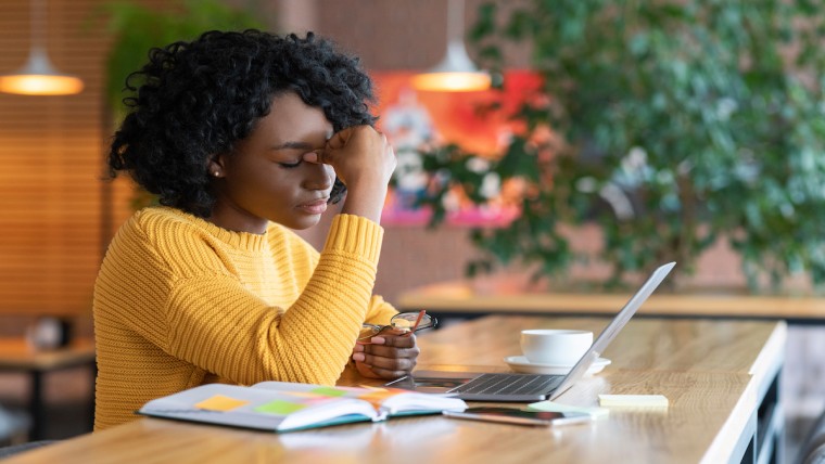 Leidinggevende laat medewerker zwemmen