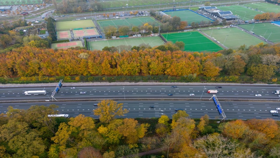 De snelweg A27 bij Amelisweerd