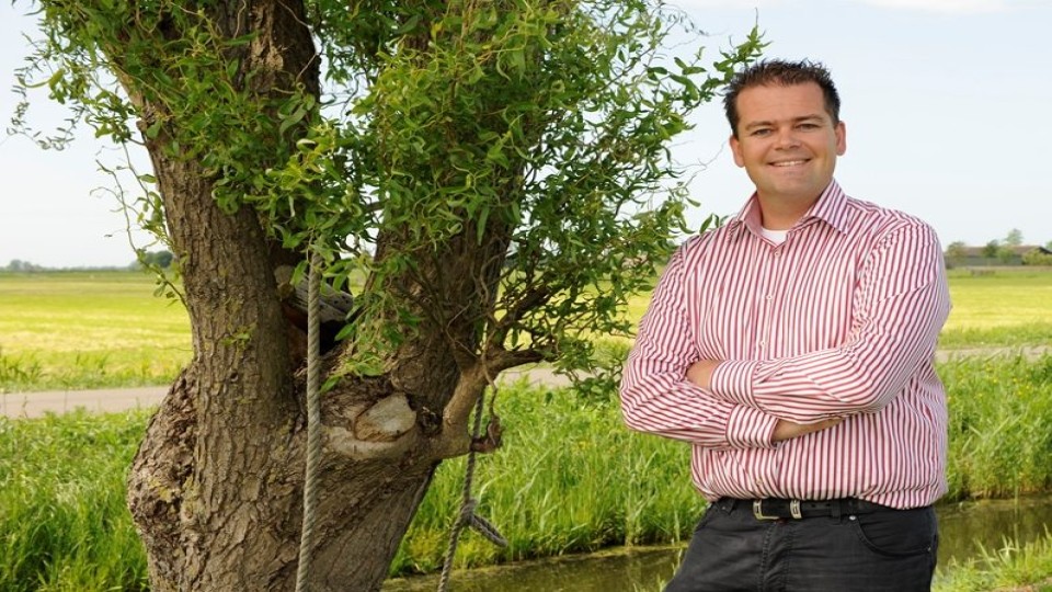 Floris Schoonderwoerd wordt ambtenaar