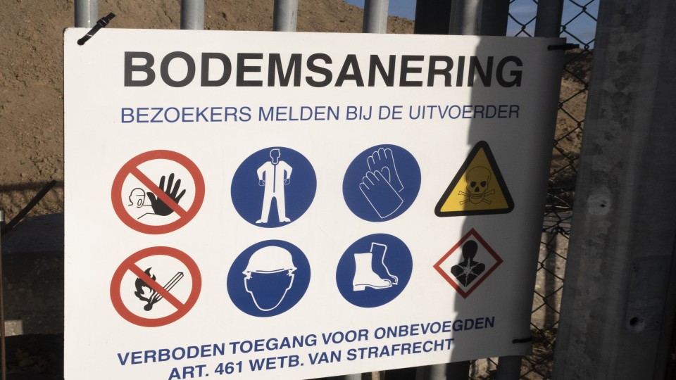 Om een woonwijk te bouwen in het Arnhemse Cobercokwartier moest het voormalige terrein van melkfabriek Coberco gesaneerd worden.