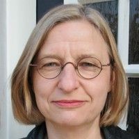 Yvonne van de Meent